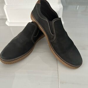 Johnston and Murphy Men’s Sheepskin Leather Slip On